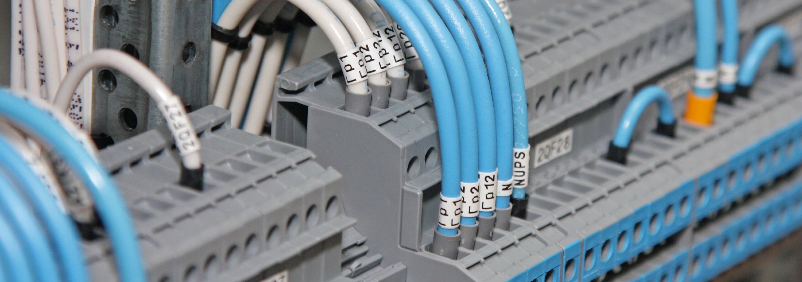 Markering van elektrische draden stopcontacten | componenten. Distributeur en online winkel - Multisort Elektronik.